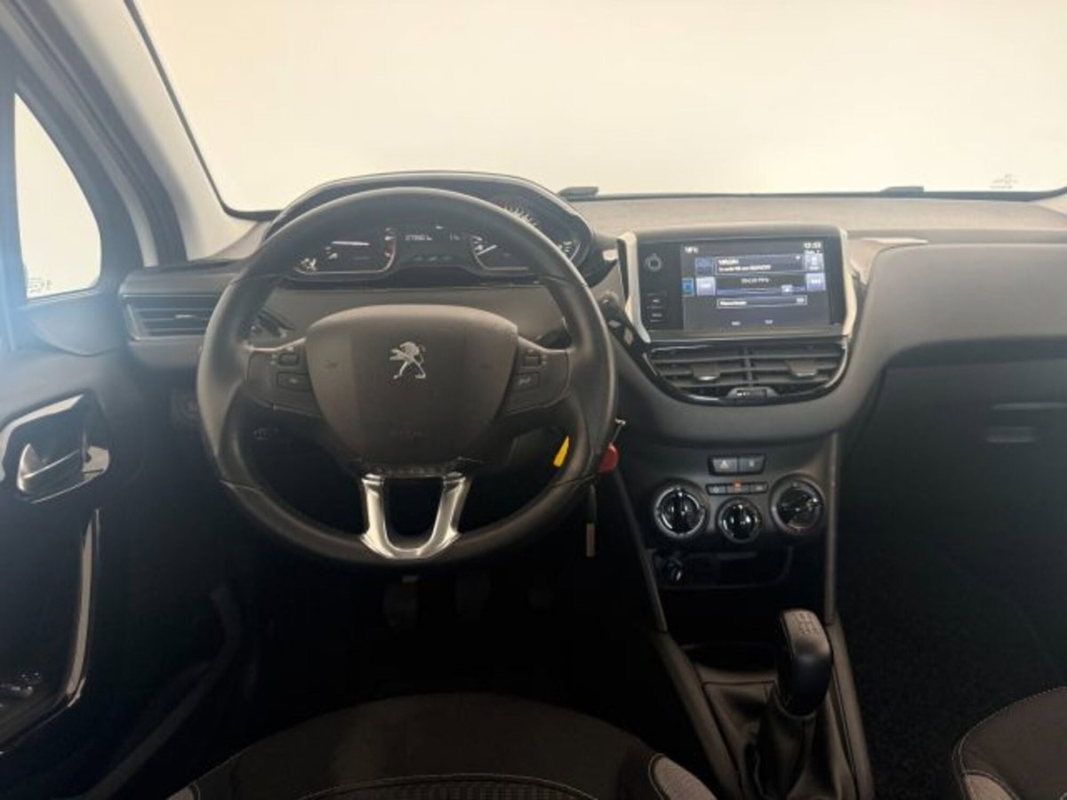 Peugeot 208 82 5 porte Allure (10)