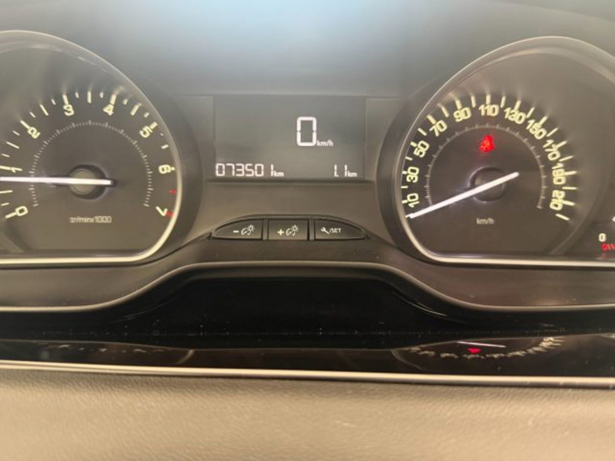 Peugeot 208 82 5 porte Allure (13)