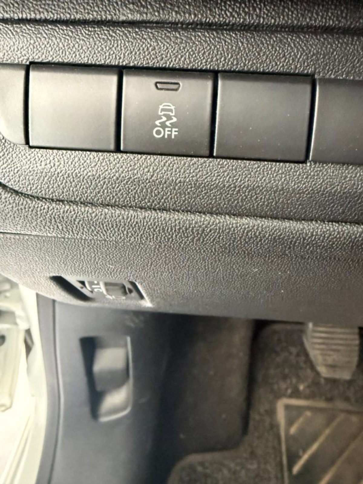 Peugeot 208 82 5 porte Allure (16)