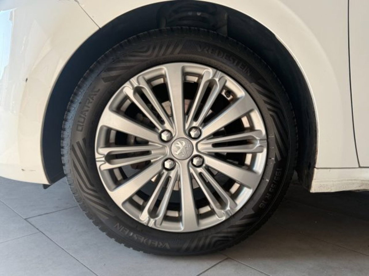 Peugeot 208 82 5 porte Allure (8)