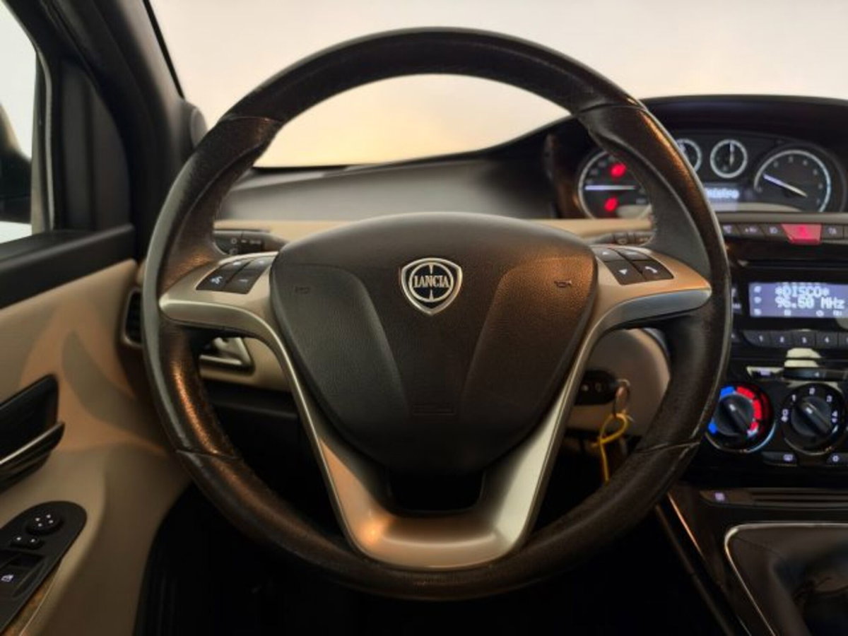 Lancia Ypsilon 1.2 69 CV 5 porte GPL Ecochic Elle (12)