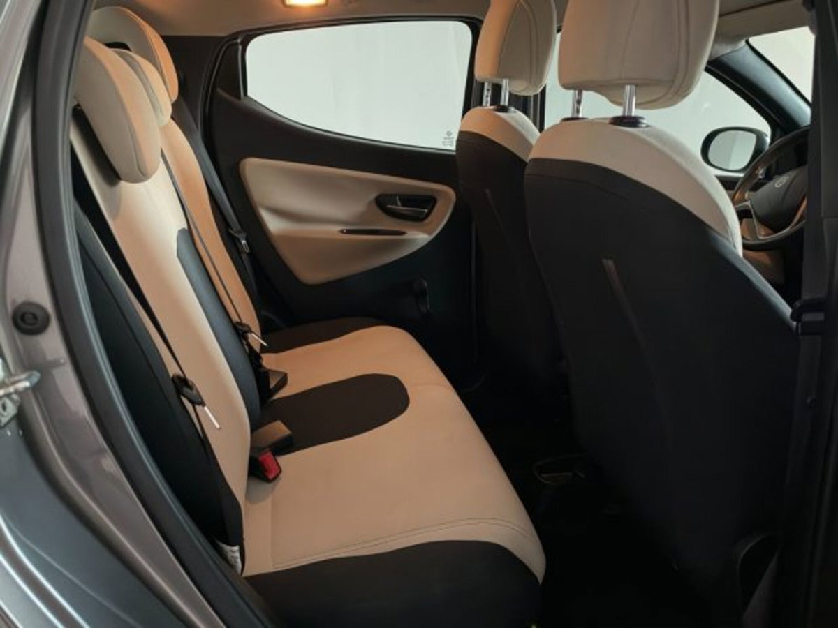 Lancia Ypsilon 1.2 69 CV 5 porte GPL Ecochic Elle (14)