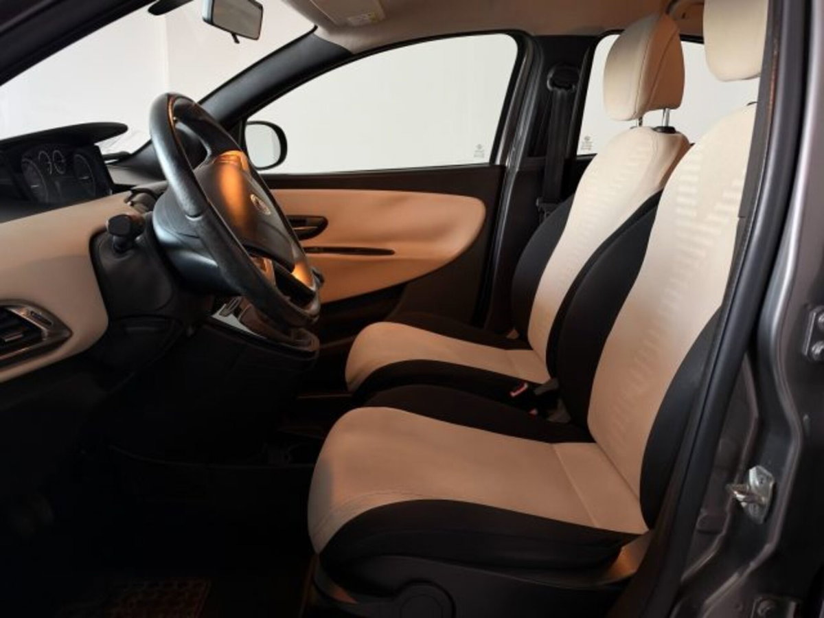 Lancia Ypsilon 1.2 69 CV 5 porte GPL Ecochic Elle (17)