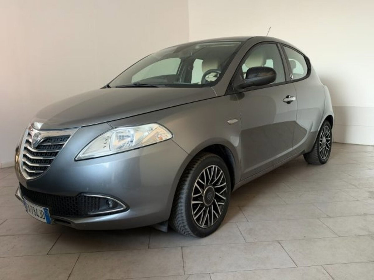 Lancia Ypsilon 1.2 69 CV 5 porte GPL Ecochic Elle (3)