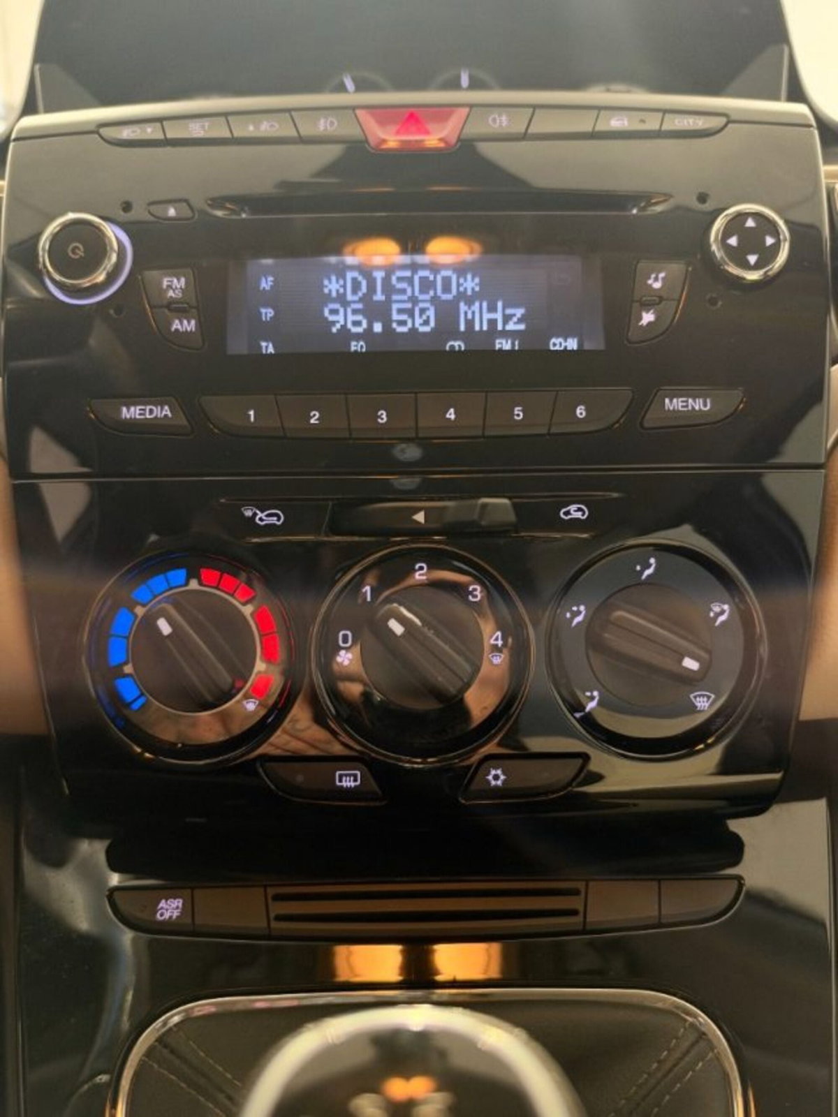 Lancia Ypsilon 1.2 69 CV 5 porte GPL Ecochic Elle (9)