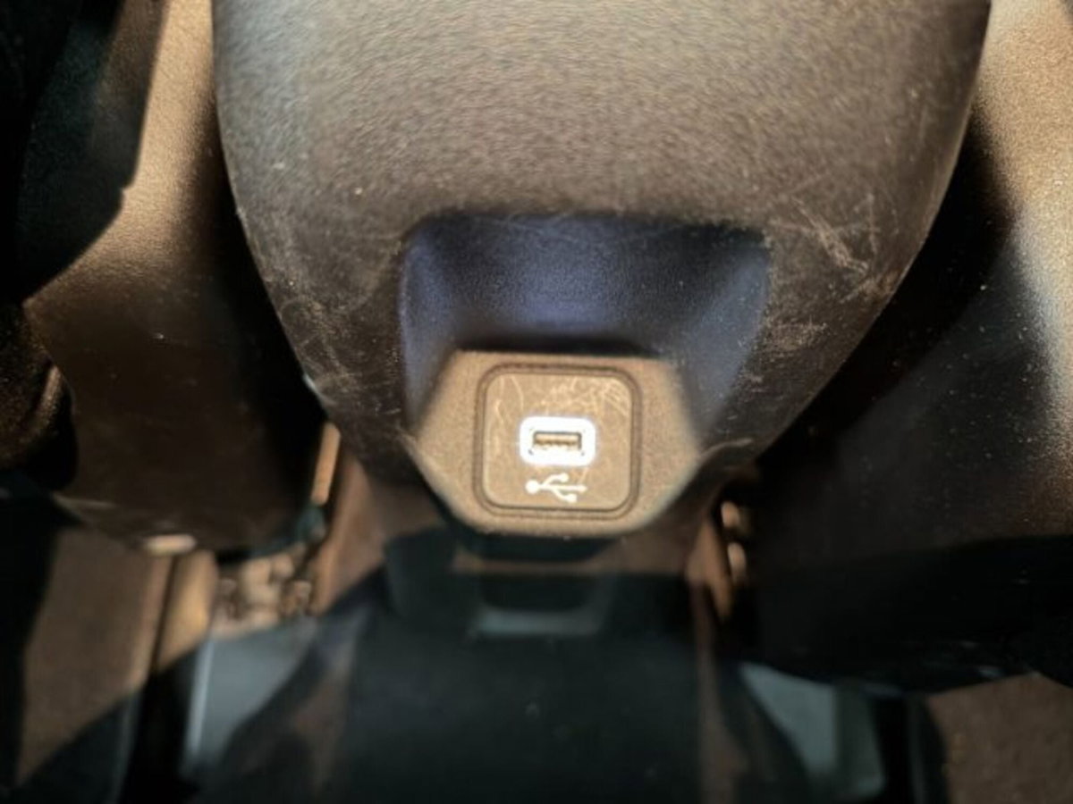 Jeep Renegade 1.0 T3 80th Anniversary (10)