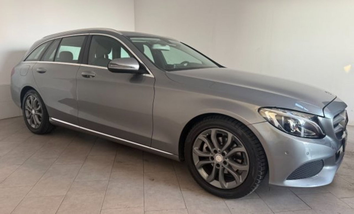 Mercedes-Benz Classe C Station Wagon 200 d Auto Premium Plus (3)