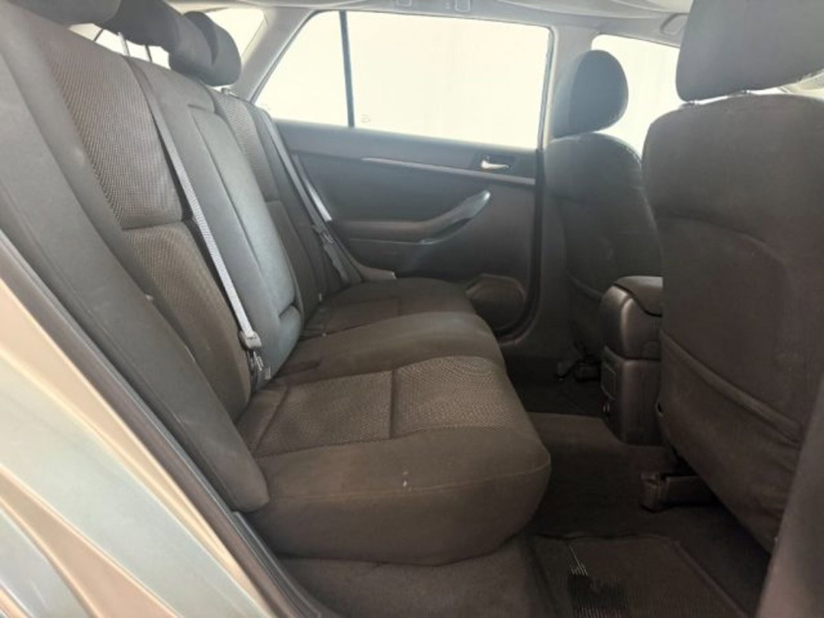 Toyota Avensis Station Wagon 1.8i 16V cat Station Wagon Euro (18)