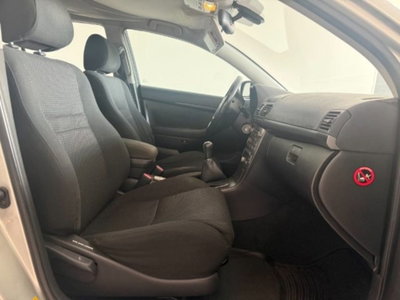 Toyota Avensis Station Wagon 1.8i 16V cat Station Wagon Euro (19)