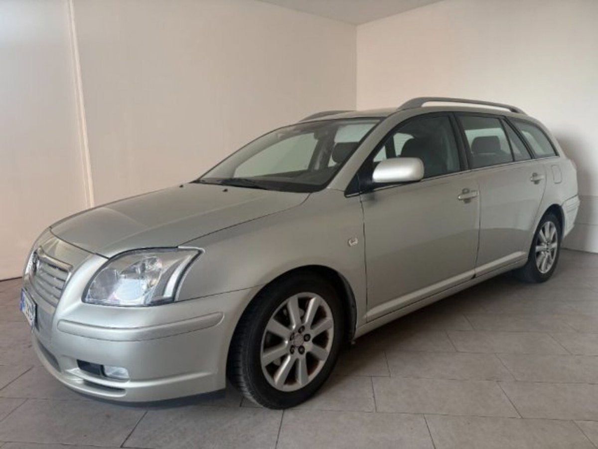 Toyota Avensis Station Wagon 1.8i 16V cat Station Wagon Euro (2)