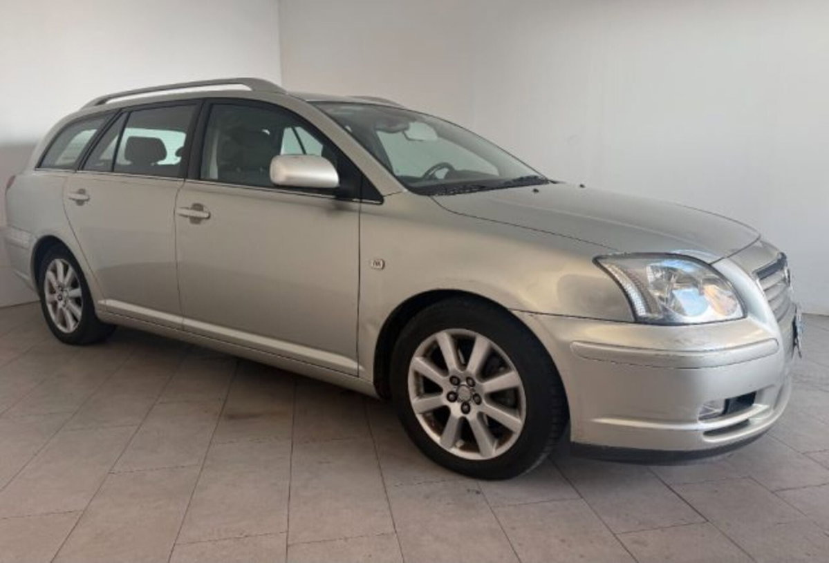 Toyota Avensis Station Wagon 1.8i 16V cat Station Wagon Euro (4)