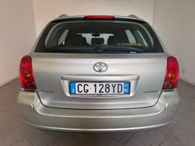 Toyota Avensis Station Wagon 1.8i 16V cat Station Wagon Euro (5)