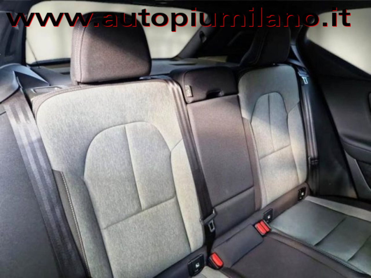 Volvo XC40 B3 automatico Core (10)