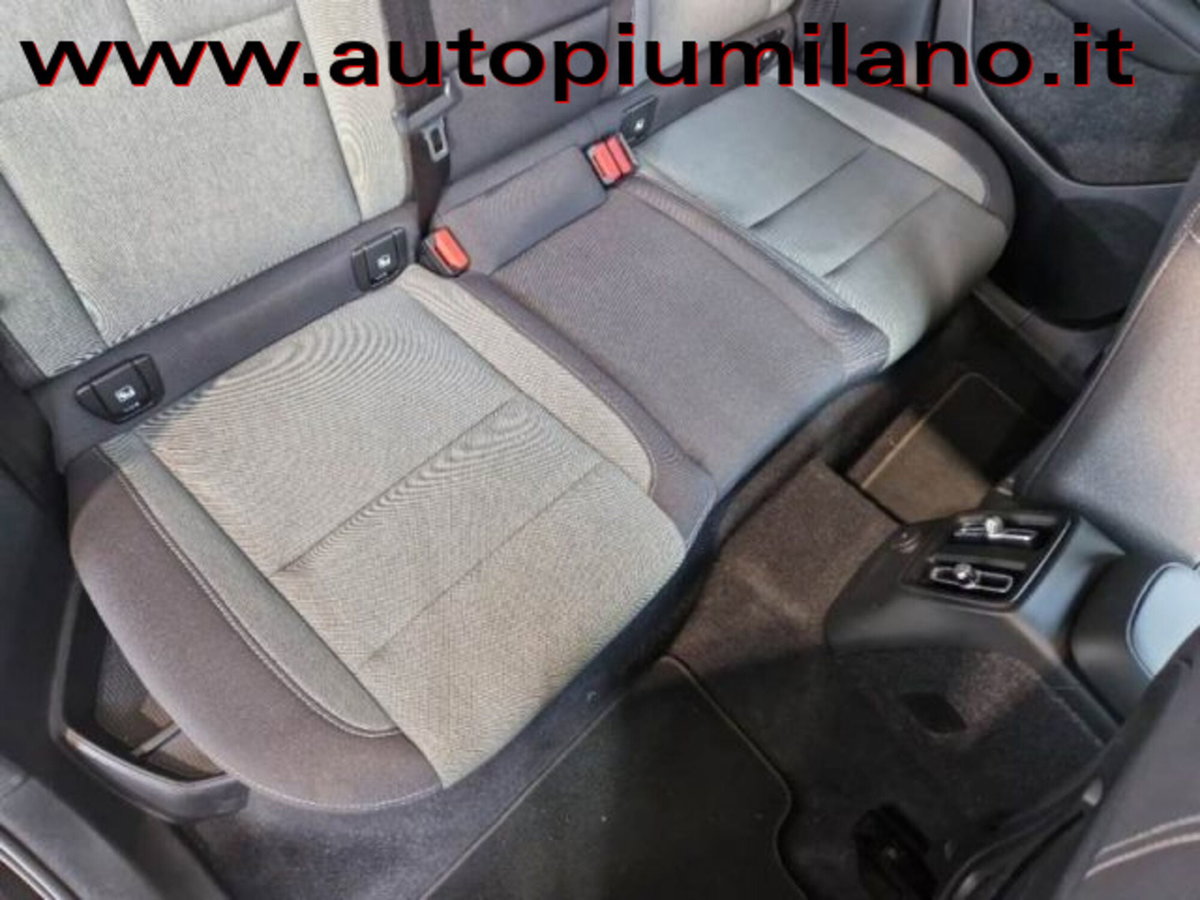 Volvo XC40 B3 automatico Core (11)
