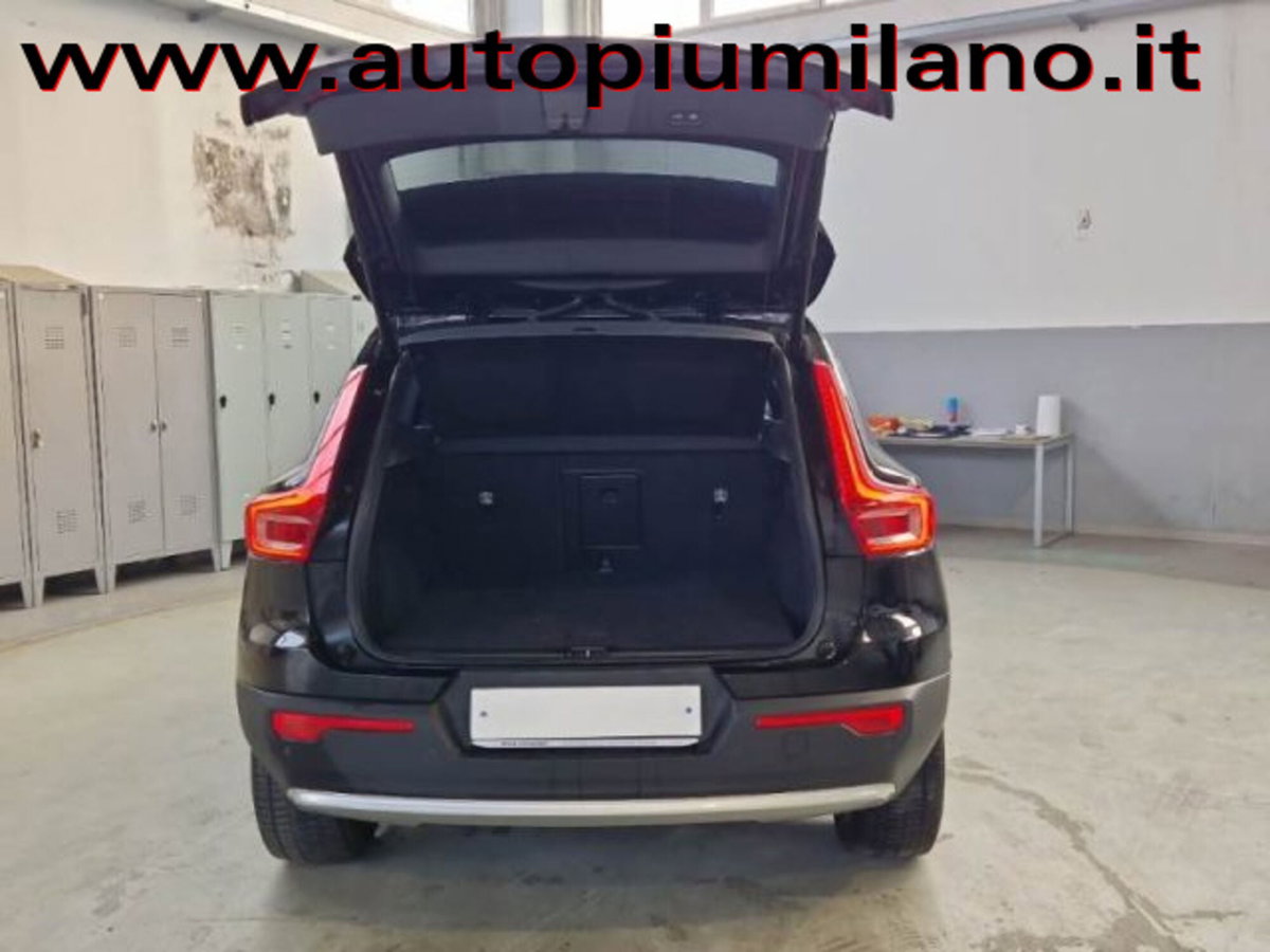 Volvo XC40 B3 automatico Core (12)