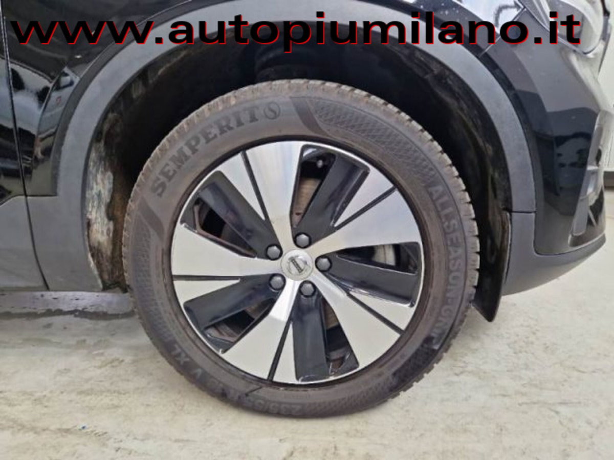 Volvo XC40 B3 automatico Core (13)