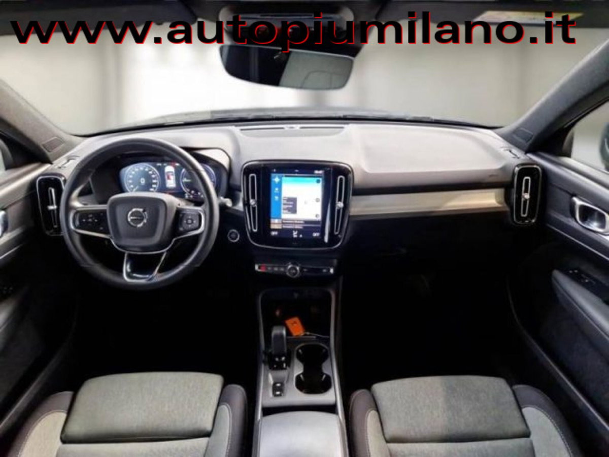 Volvo XC40 B3 automatico Core (6)