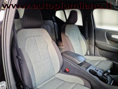 Volvo XC40 B3 automatico Core (9)