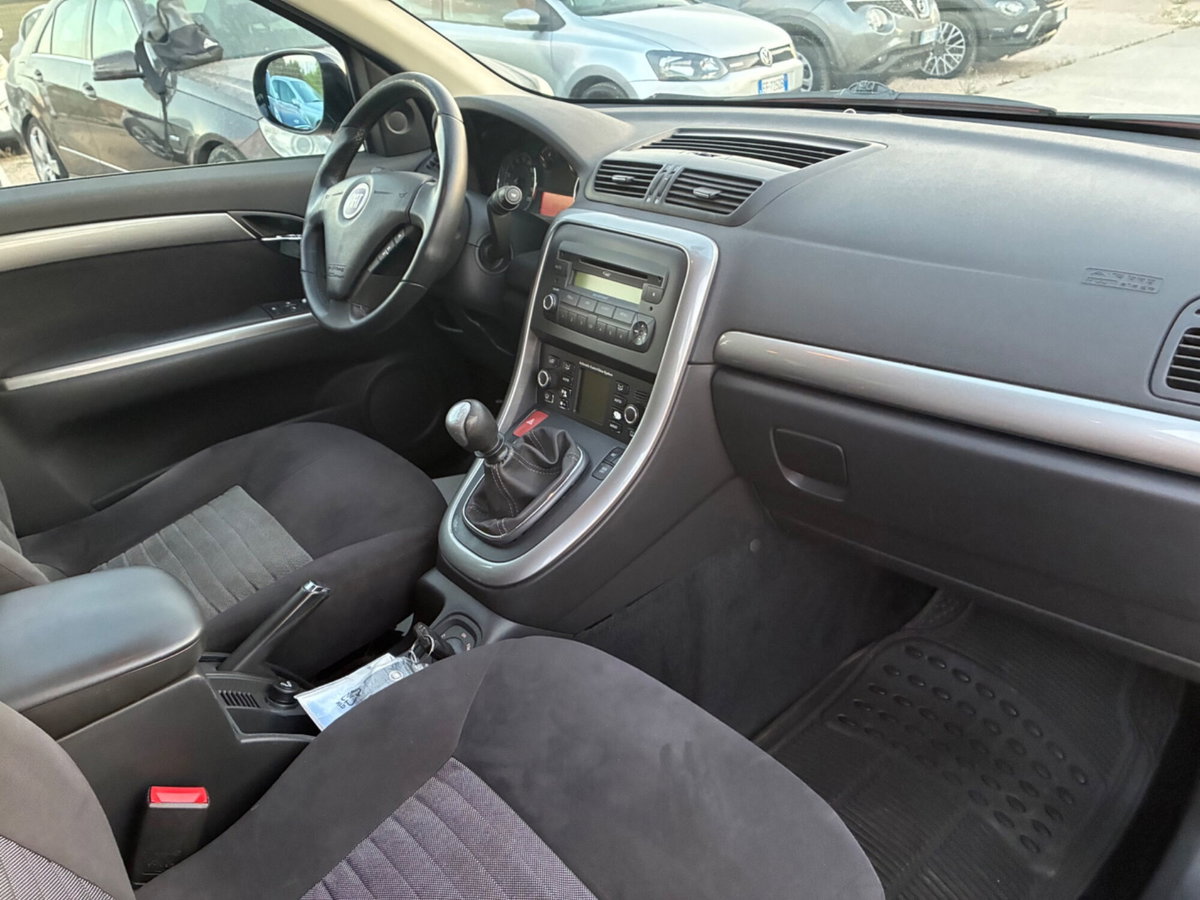 Fiat Croma 1.9 Multijet Emotion (12)