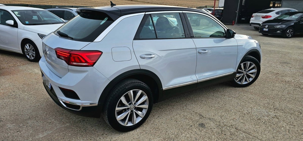 Volkswagen T-Roc 1.0 tsi Style 115cv (9)