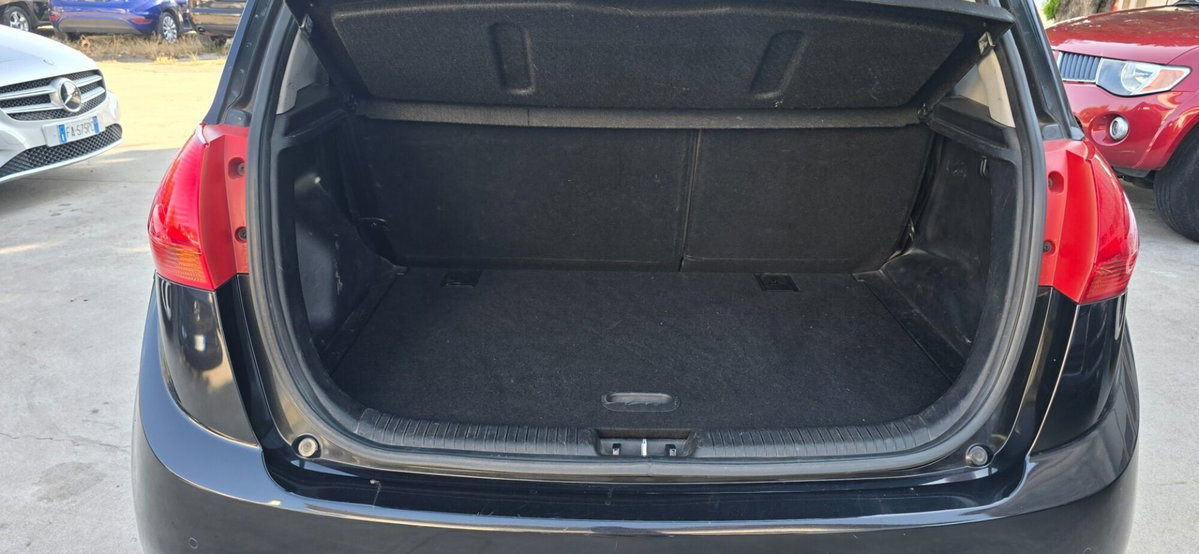 Kia Venga 1.4 EcoGPL Active (19)