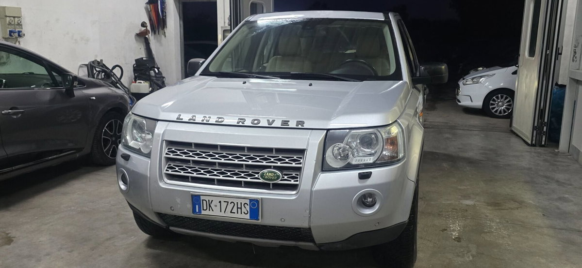 Land Rover Freelander 2.2 TD4 S.W. HSE (2)