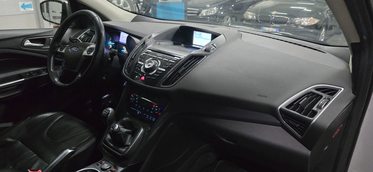 Ford Kuga 2.0 TDCI 140 CV 4WD Plus (19)