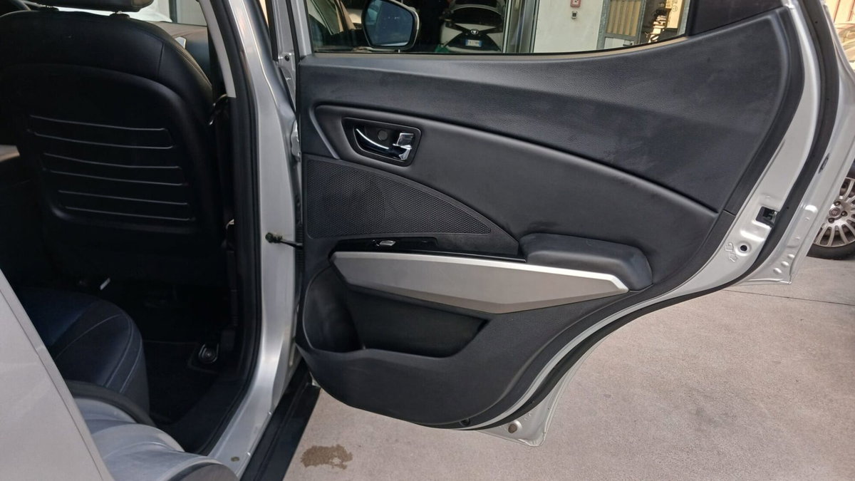 Ssangyong Tivoli 1.6d 2WD Go (15)