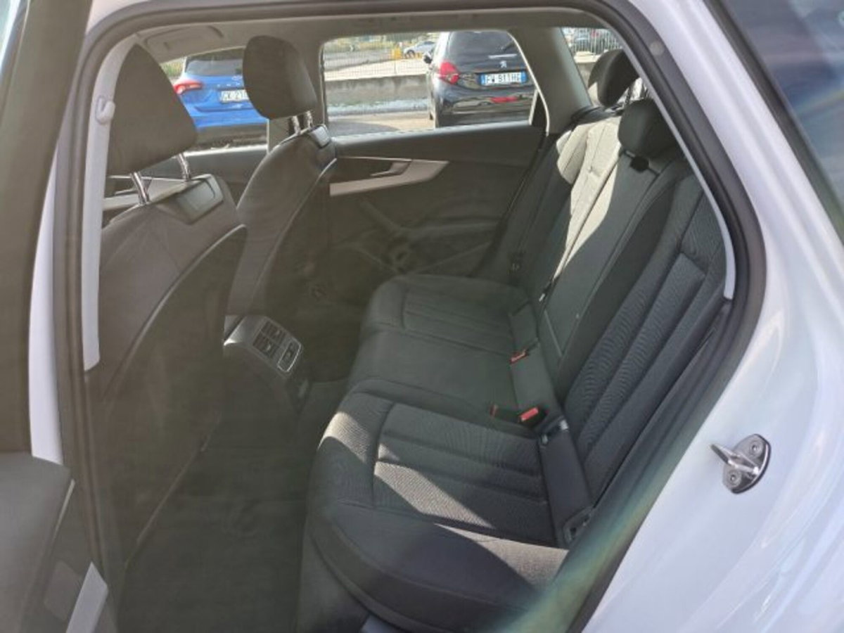 Audi A4 Avant 35 TDI S tronic Business (17)