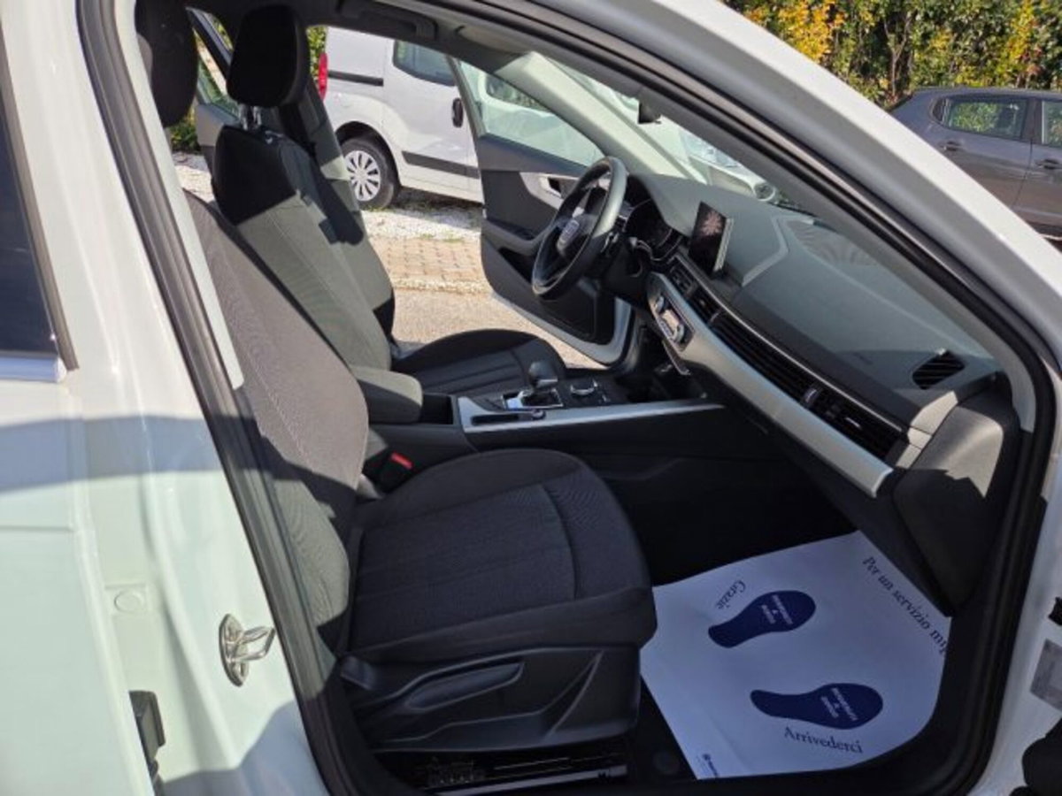 Audi A4 Avant 35 TDI S tronic Business (19)