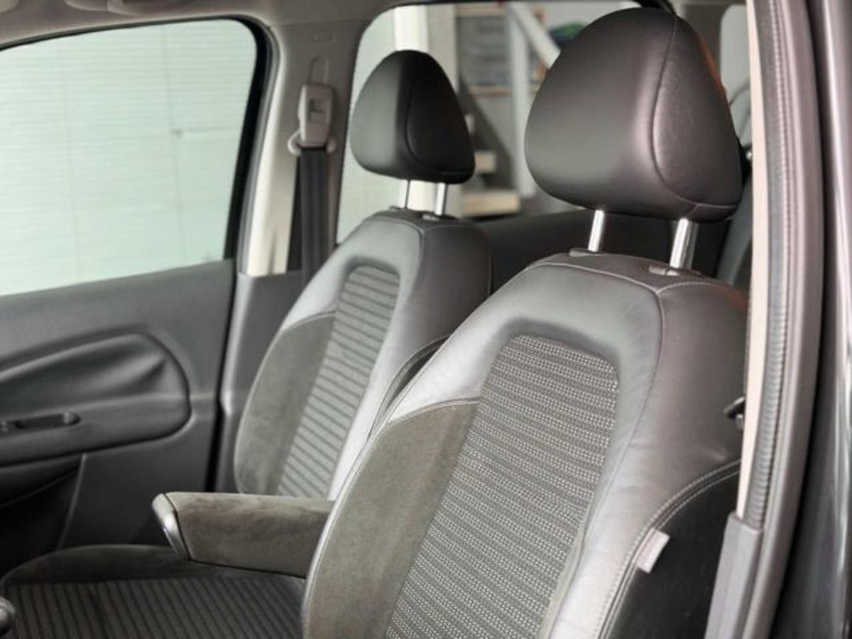 Citroen C3 Picasso 1.6 HDi 110 Exclusive Theatre (15)