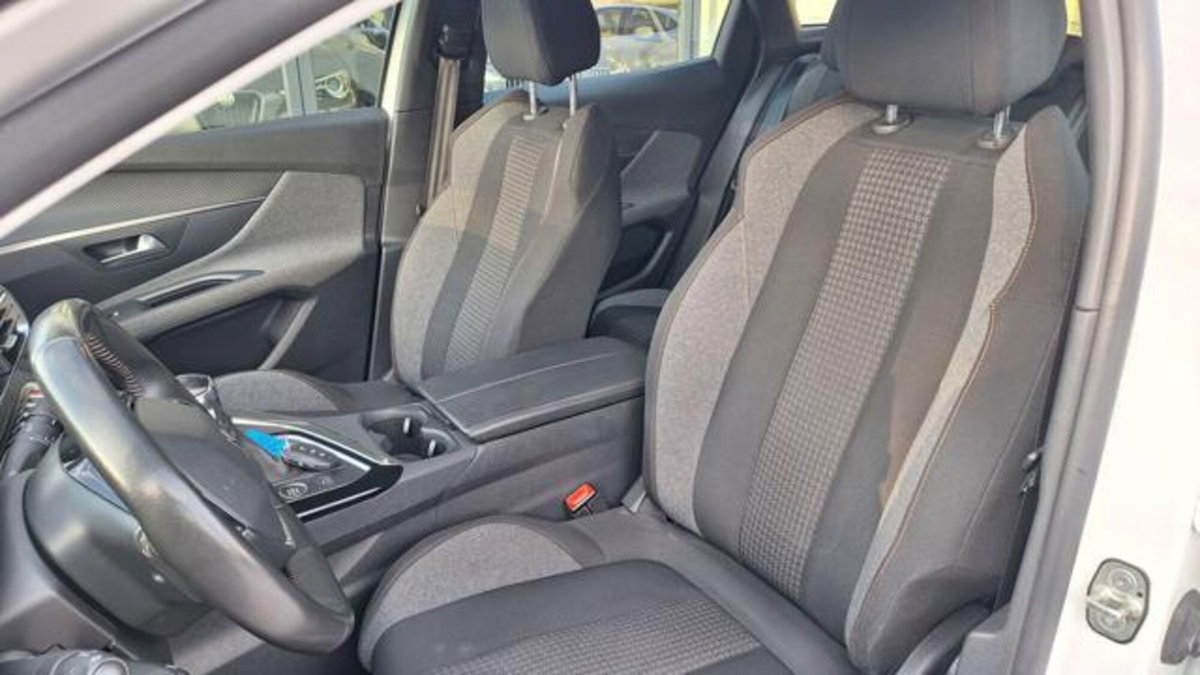 Peugeot 3008 BlueHDi 130 S&S EAT8 Active Pack (6)