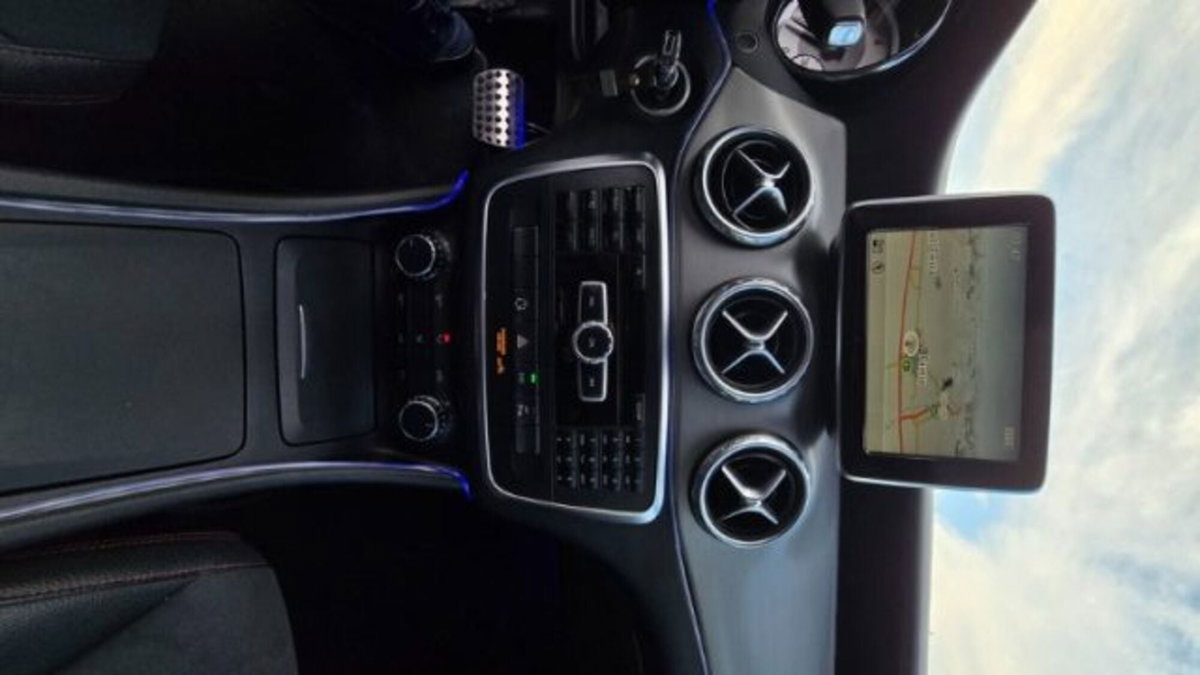 Mercedes-Benz GLA SUV 200 CDI Automatic Premium (8)