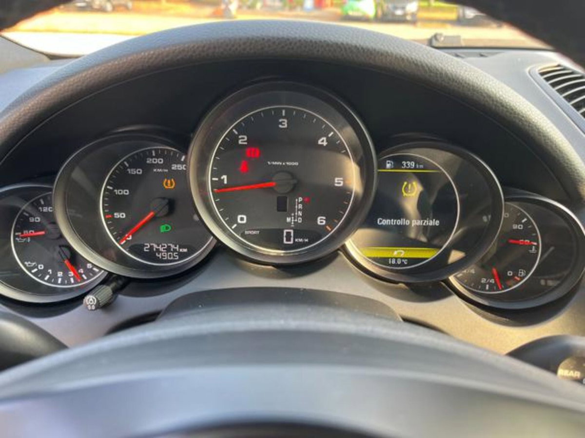 Porsche Cayenne 3.0 Diesel (9)