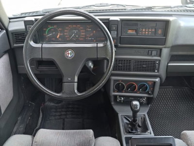Alfa Romeo 75 2.0i Twin Spark (17)