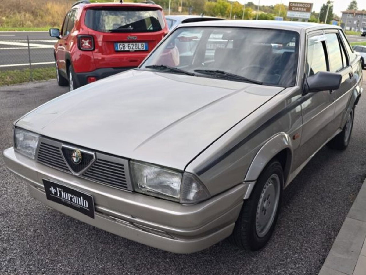 Alfa Romeo 75 2.0i Twin Spark (2)