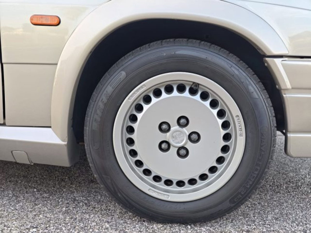 Alfa Romeo 75 2.0i Twin Spark (20)