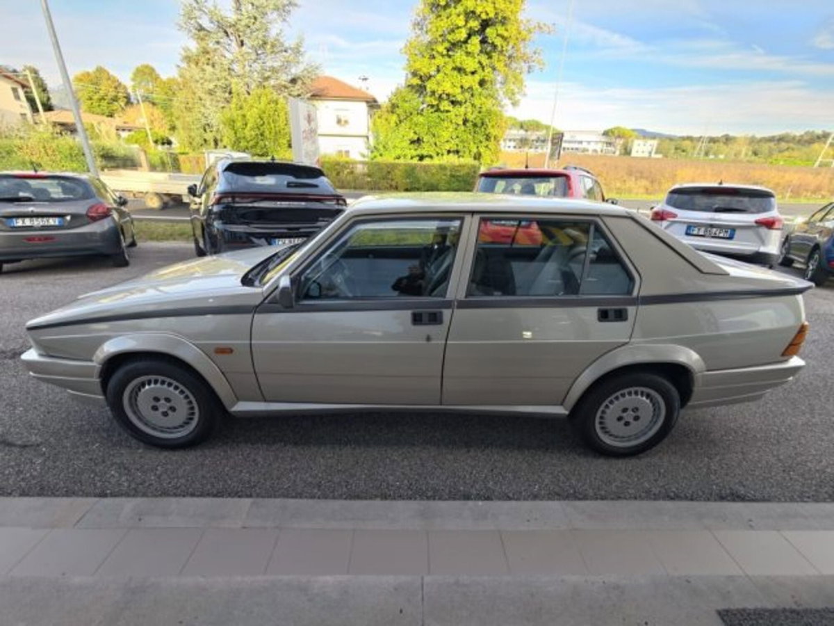 Alfa Romeo 75 2.0i Twin Spark (7)