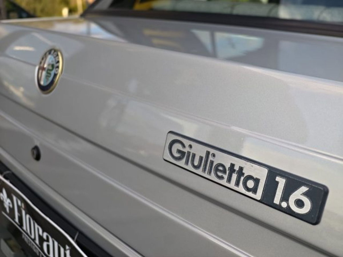 Alfa Romeo Giulietta 1.6 L (10)