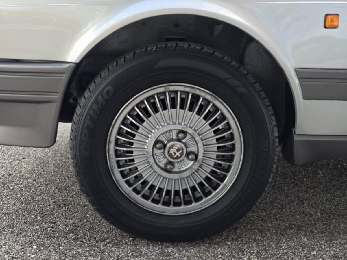 Alfa Romeo Giulietta 1.6 L (13)