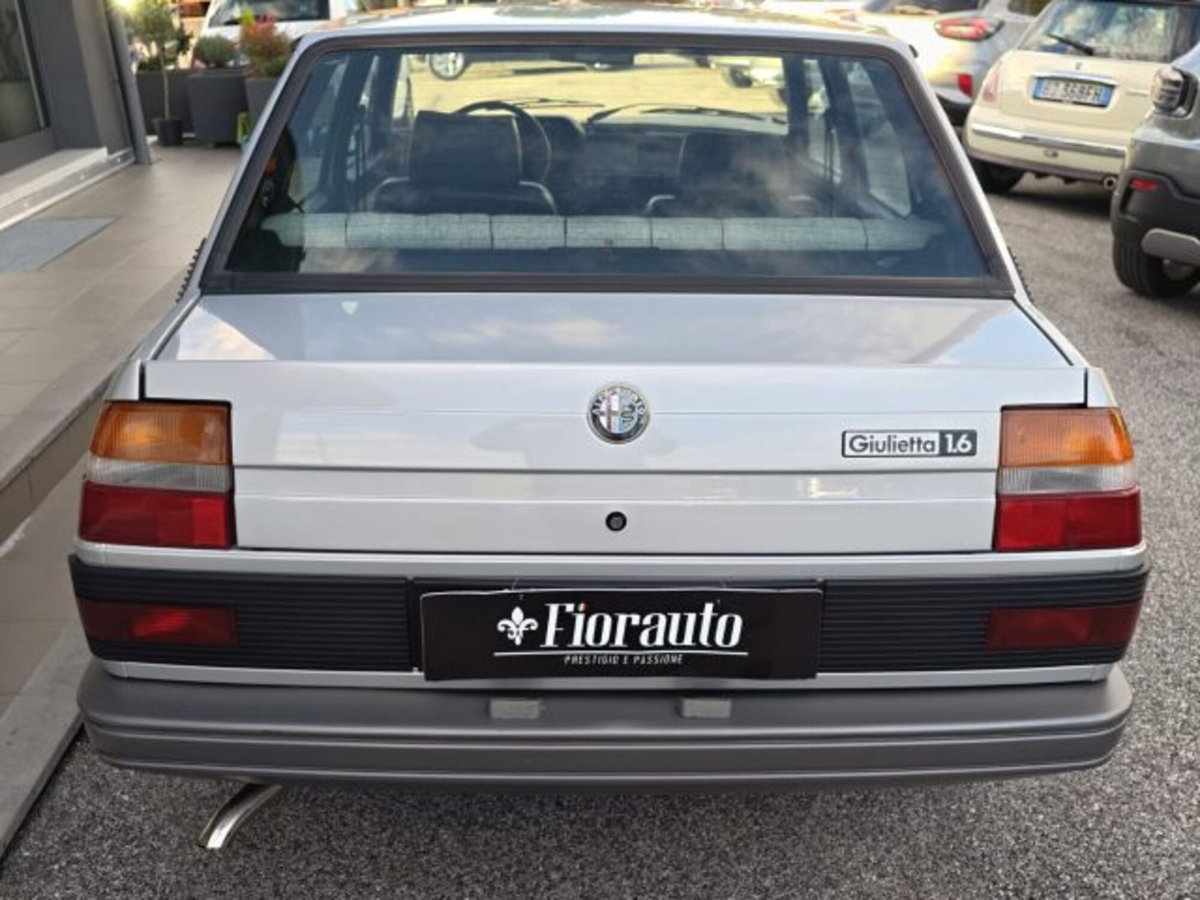 Alfa Romeo Giulietta 1.6 L (5)