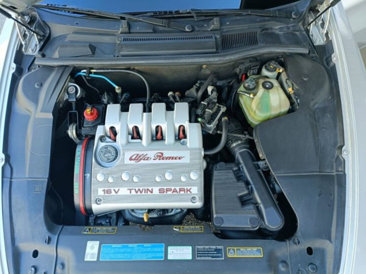 Alfa Romeo 166 2.0i 16V Twin Spark cat Distinctive (13)