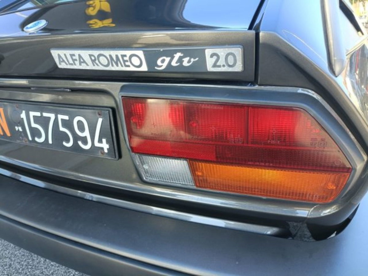 Alfa Romeo Alfetta GTV 2.0 L (12)