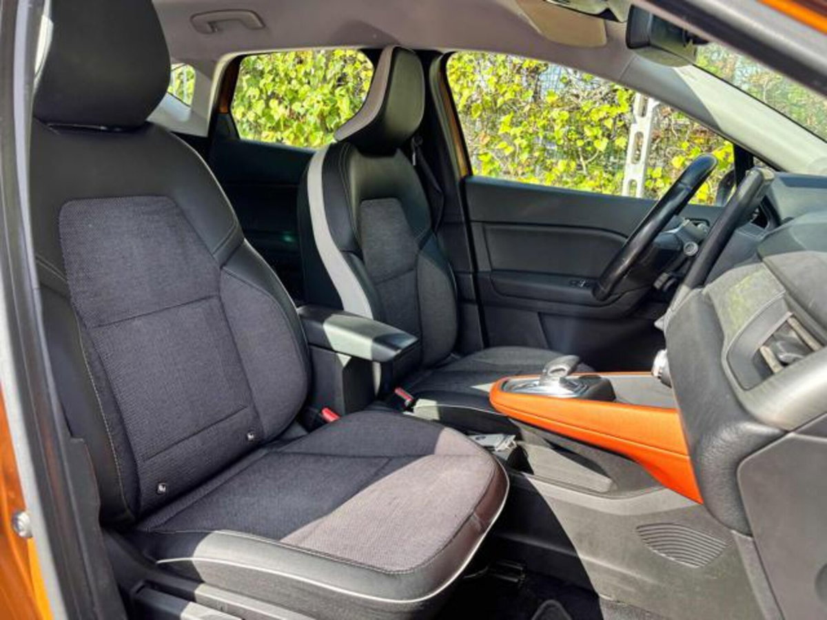 Renault Captur Plug-in Hybrid E-Tech 160 CV Initiale Paris (14)