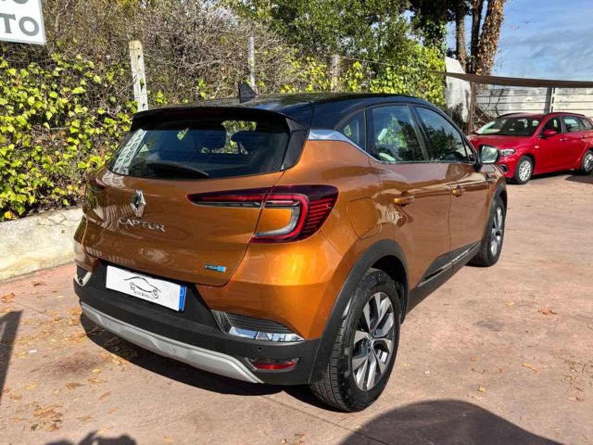 Renault Captur Plug-in Hybrid E-Tech 160 CV Initiale Paris (6)