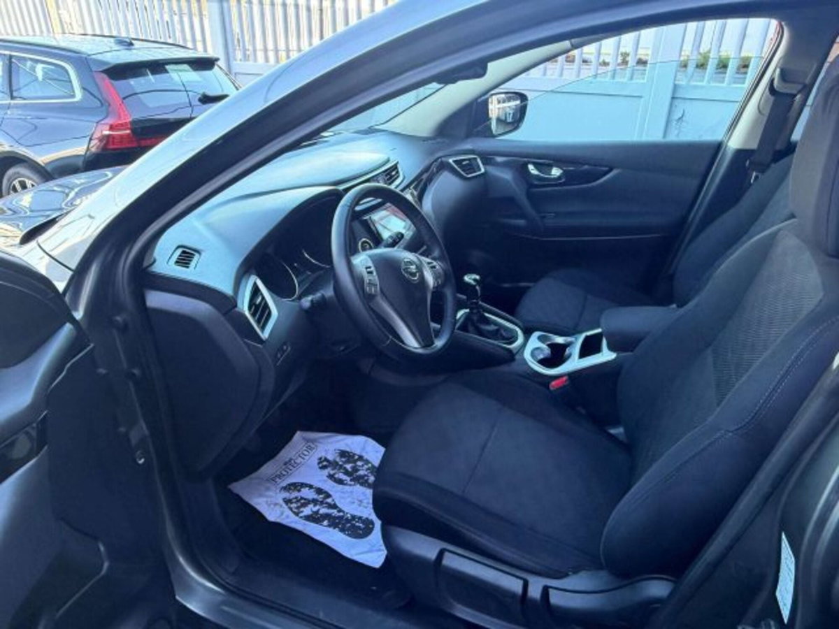Nissan Qashqai 1.5 dCi N-Connecta (6)
