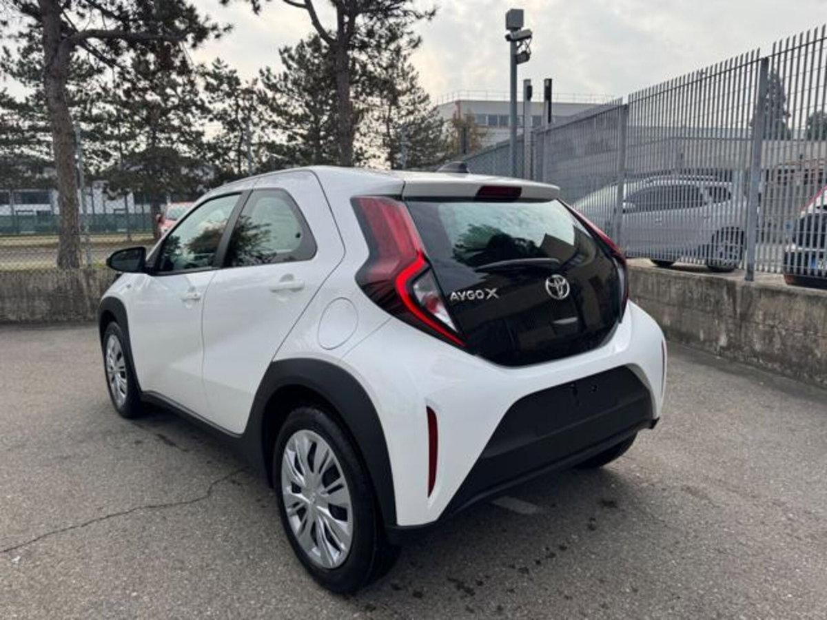 Toyota Aygo X 1.0 VVT-i 72 CV 5p. Undercover S-CVT (4)
