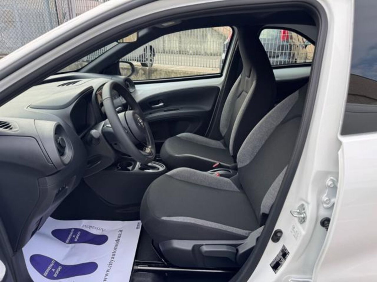 Toyota Aygo X 1.0 VVT-i 72 CV 5p. Undercover S-CVT (5)