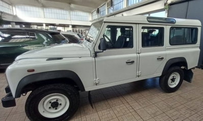 Land Rover Defender 110 2.2 TD4 Station Wagon N1 (4)