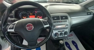 Fiat Punto 1.3 MJT II 75 CV 5 porte Easy (10)